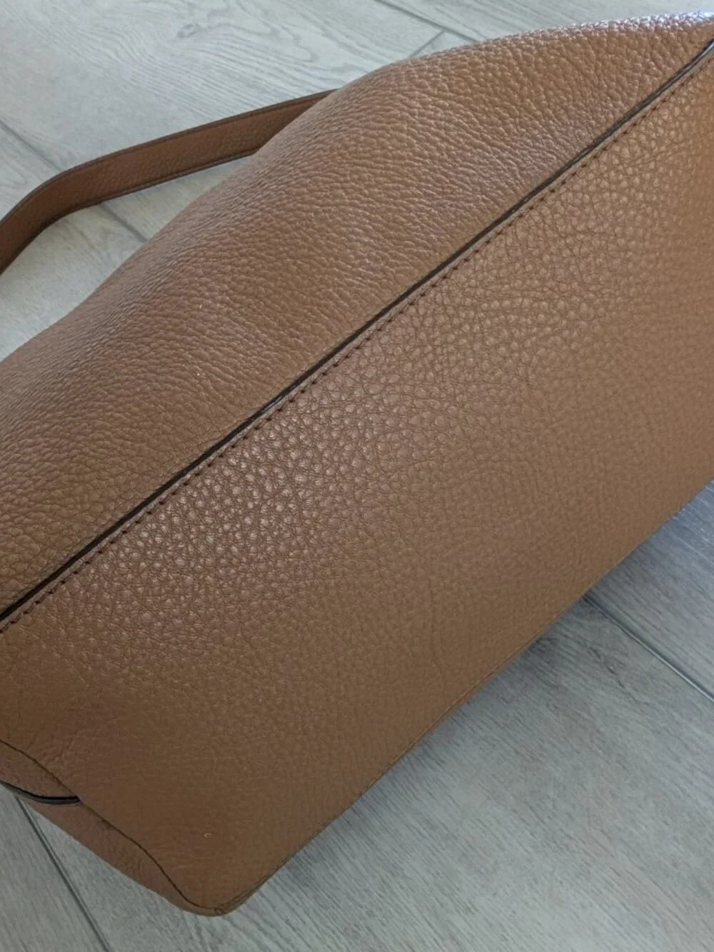 TORY BURCH Thea Slouchy Pebbled Leather Hobo Shoulder Bag – Tan/Caramel